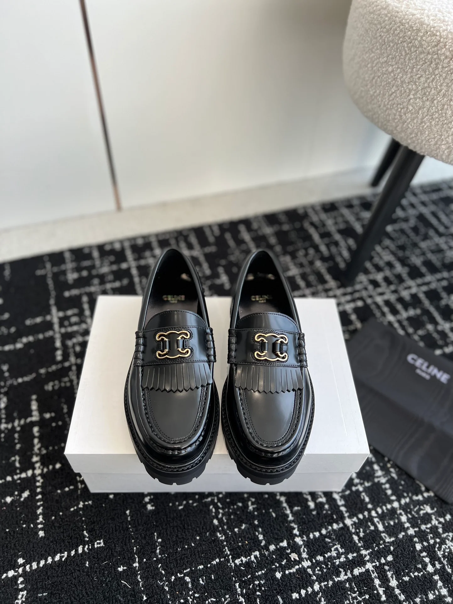 Celine - Весна/Лето 2023 Новинка - Лоферы Arc de Triomphe