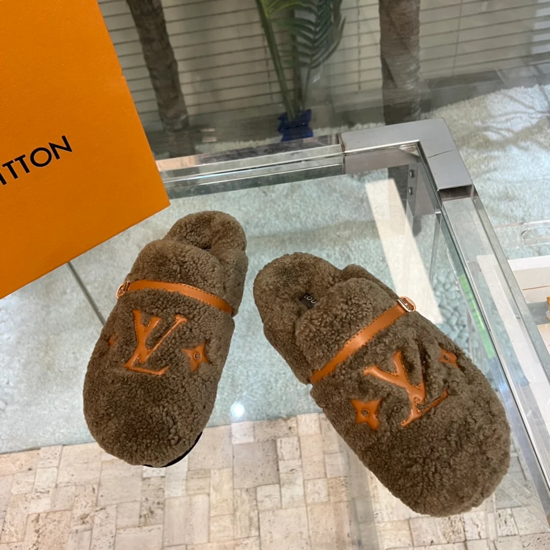 Новинка ранней весны 2022 года - Меховые полутапочки - Коричневые