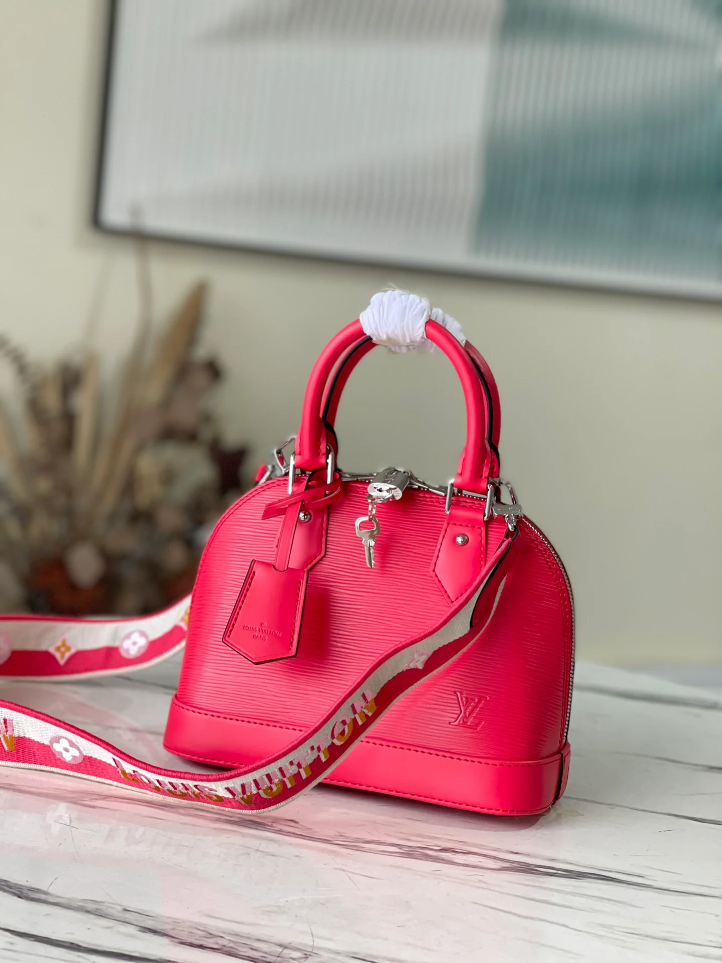 m59346-LV-alma-shell bag-red