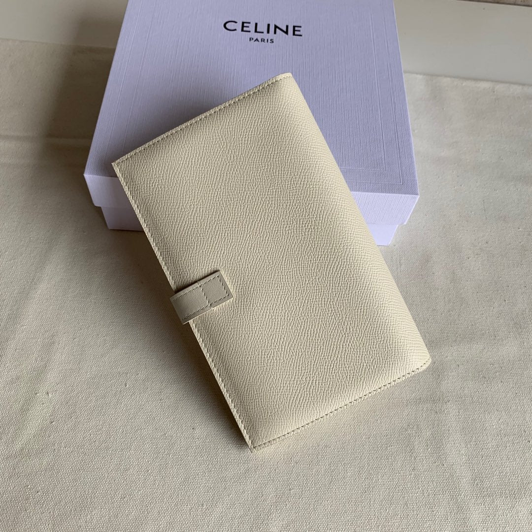 Длинный кошелек Celine - Кошелек с ремешком из зернистой телячьей кожи