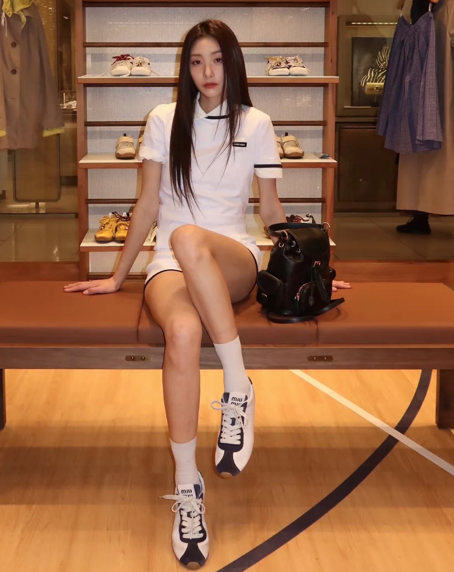 Рюкзак Miu Miu из канваса и кожи — маленький, черный — Outfit Sharing