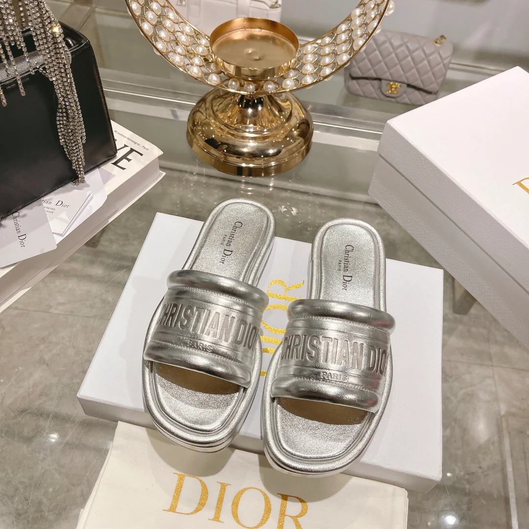 Новинка лета 2023 от Dior - Тапочки из овечьей кожи - Серебристые
