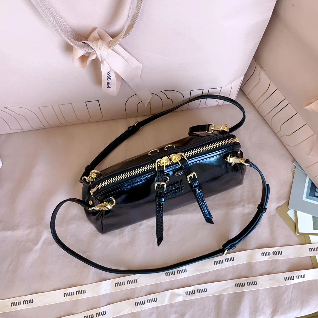 Рюкзак Miu Miu 5bf131 Shell Backpack - черный