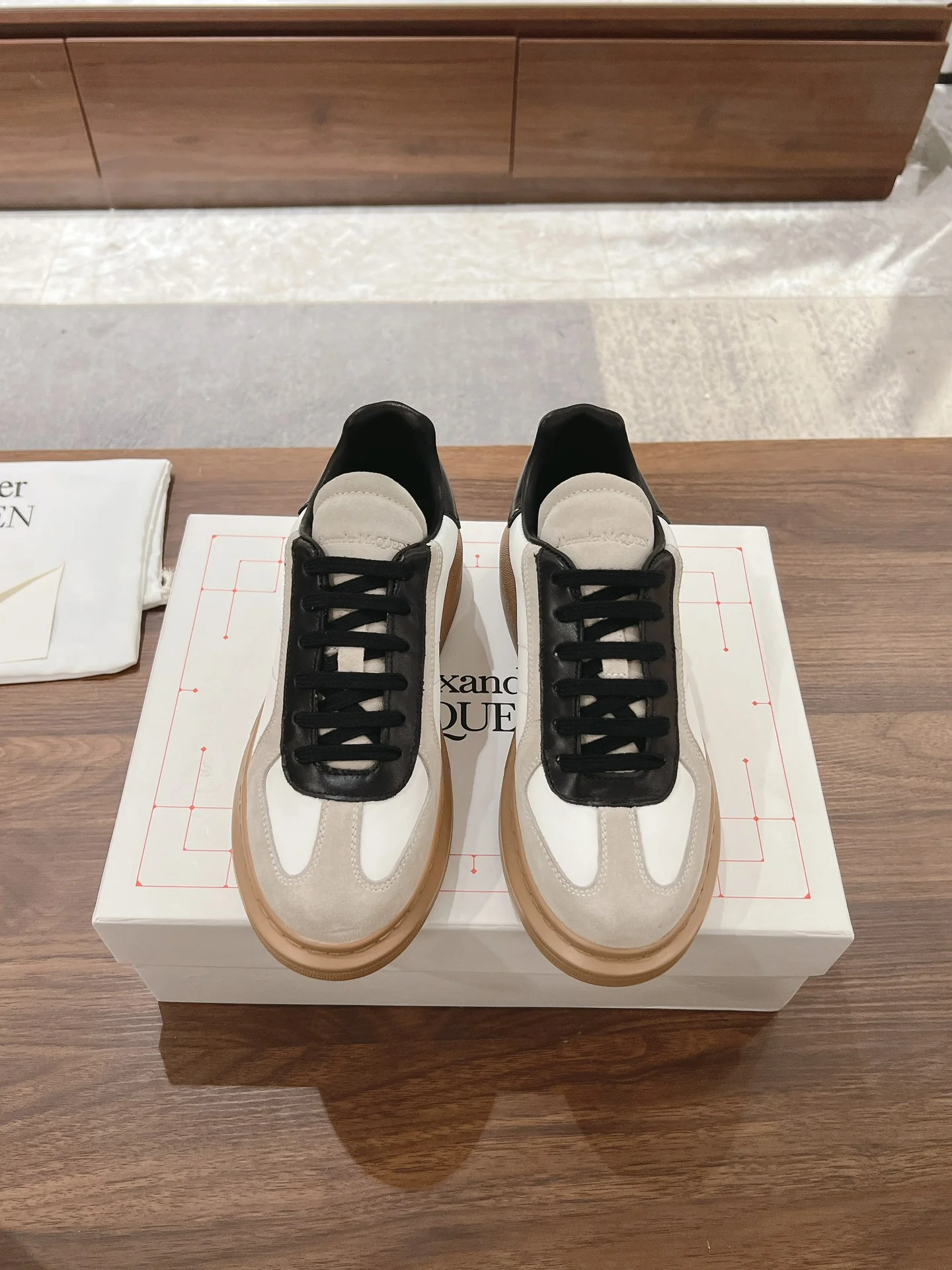 Повседневные туфли McQueen 2024 - черные