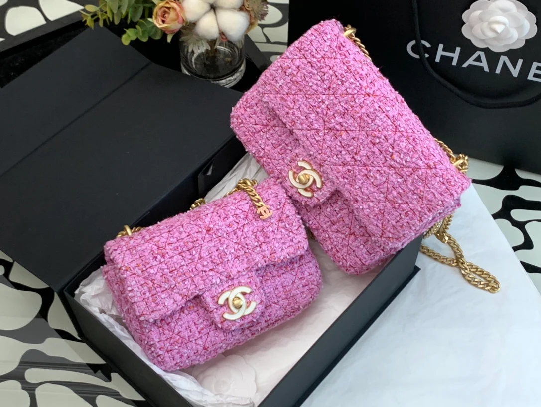 Новинка 2022 года от Chanel - квадратная сумка-клатч с эмалированной пуговицей - 21 см - 3 дюйма