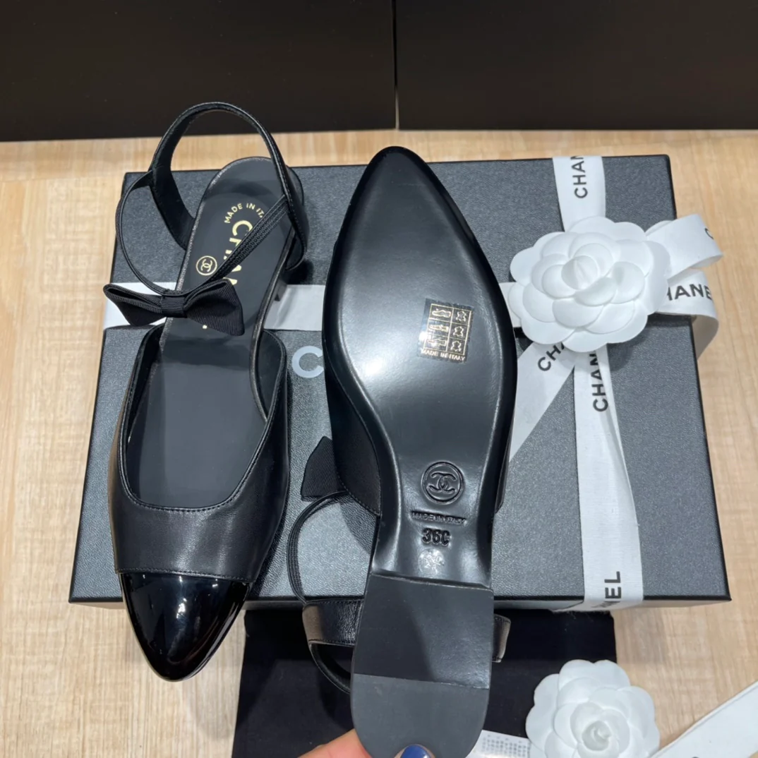 Chanel - Черные балетки с закрытым носком