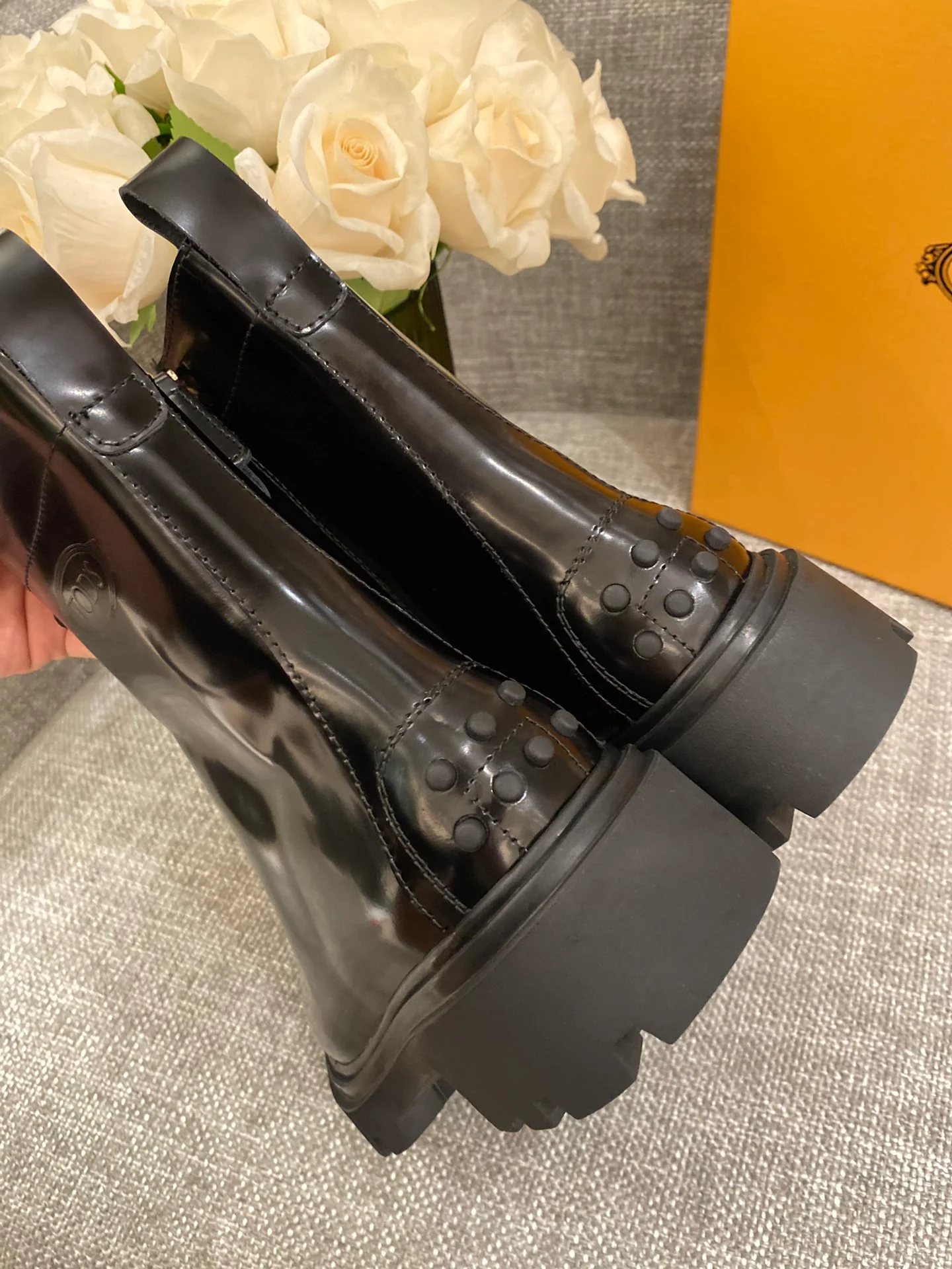 Ботинки на платформе Tods до середины икры