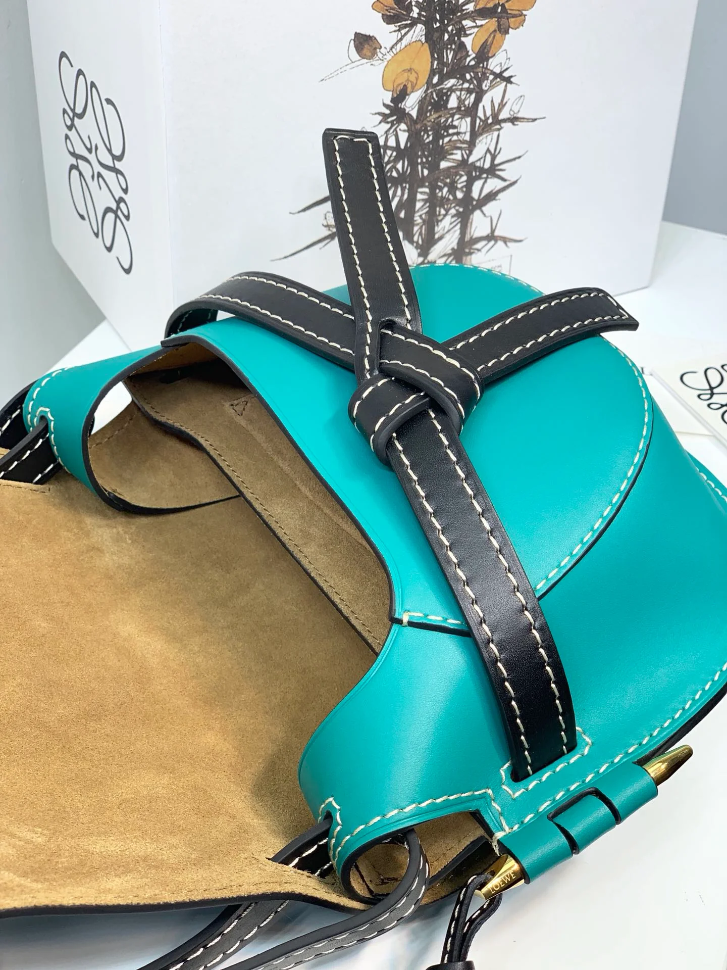 Loewe-gate-small-20x19x11-5-cm-1