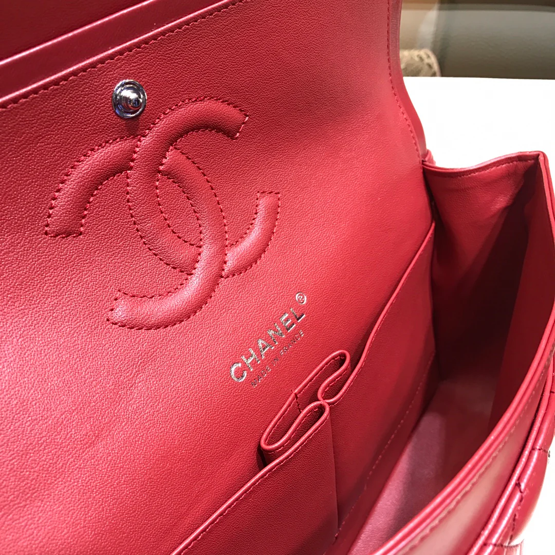 Сумка Chanel Classic Quilted Series CF с серебряной цепочкой - 25 см