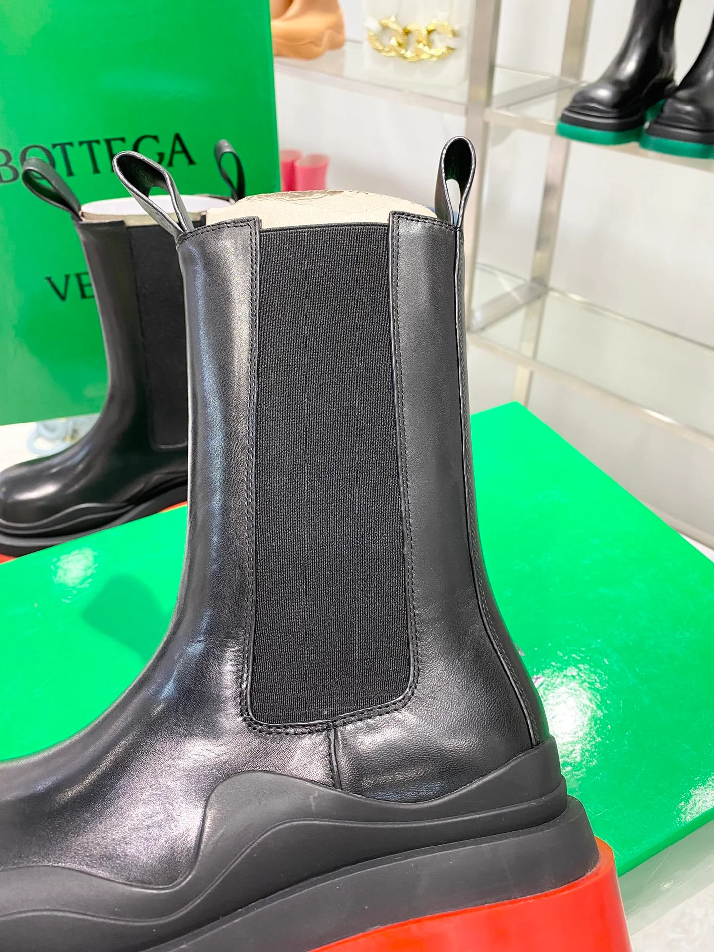 Ботинки BV до середины икры - черные с красной подошвой