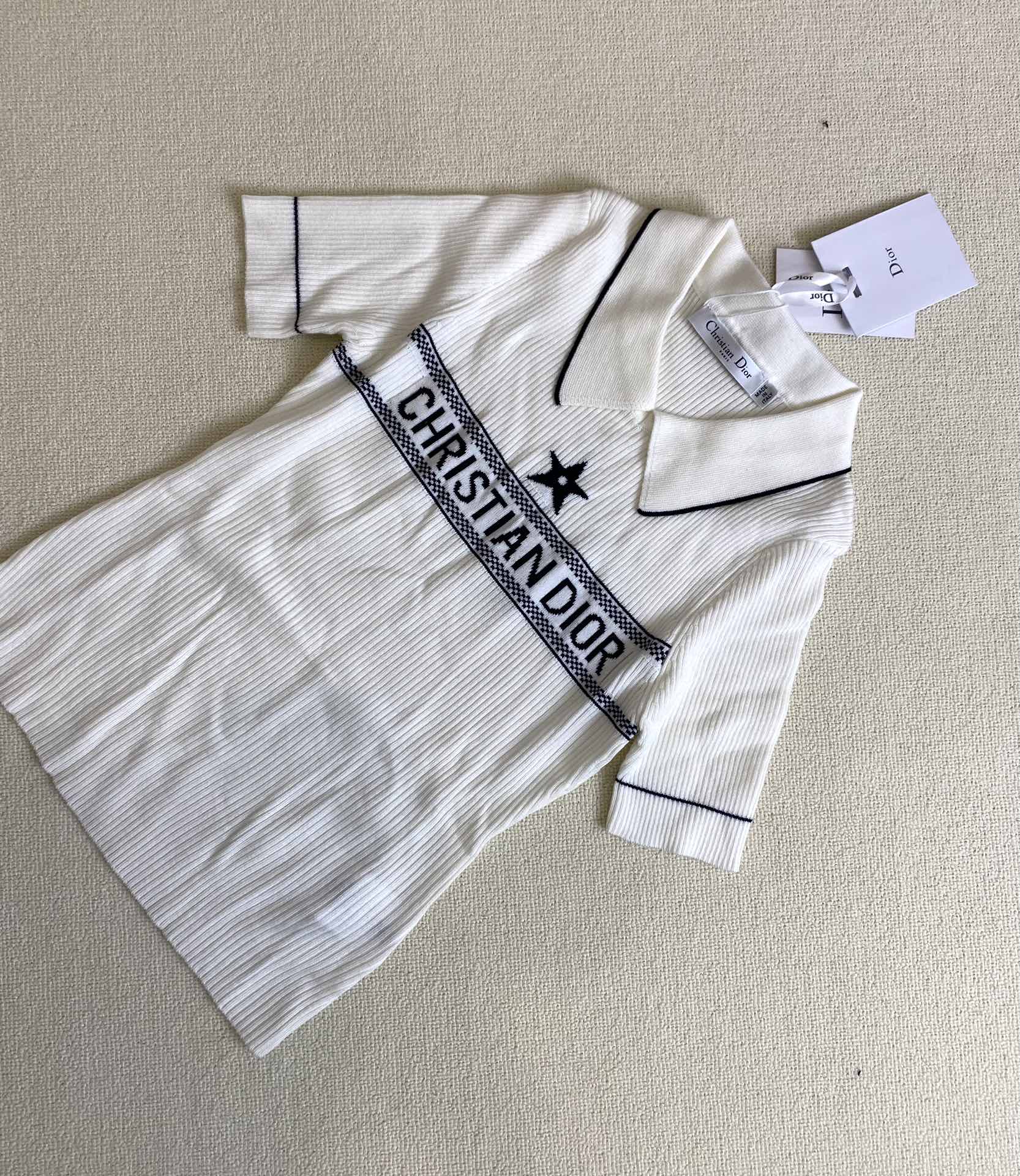 Новая вязаная рубашка-поло Dior 2403 Весна/Лето - белая