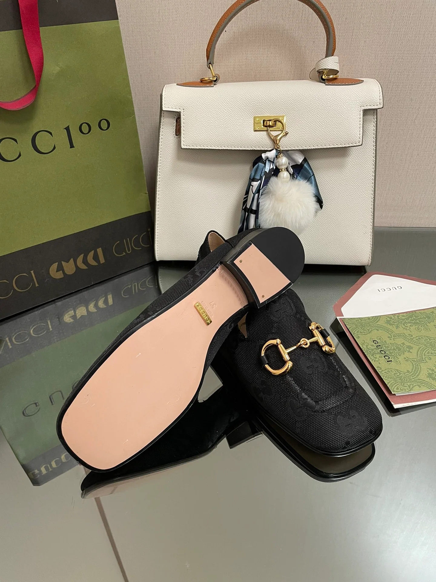 Gucci - Балетки с квадратным носком и закрытым носком - Крупный монограммный узор - Черные