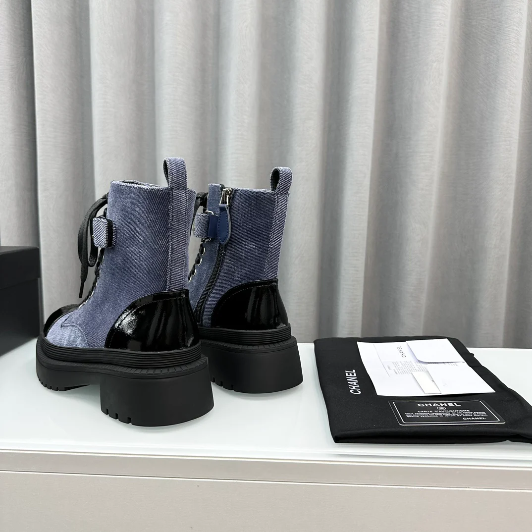 Новинка сезона осень/зима 2023 от Chanel - Ботильоны на шнуровке - Синие
