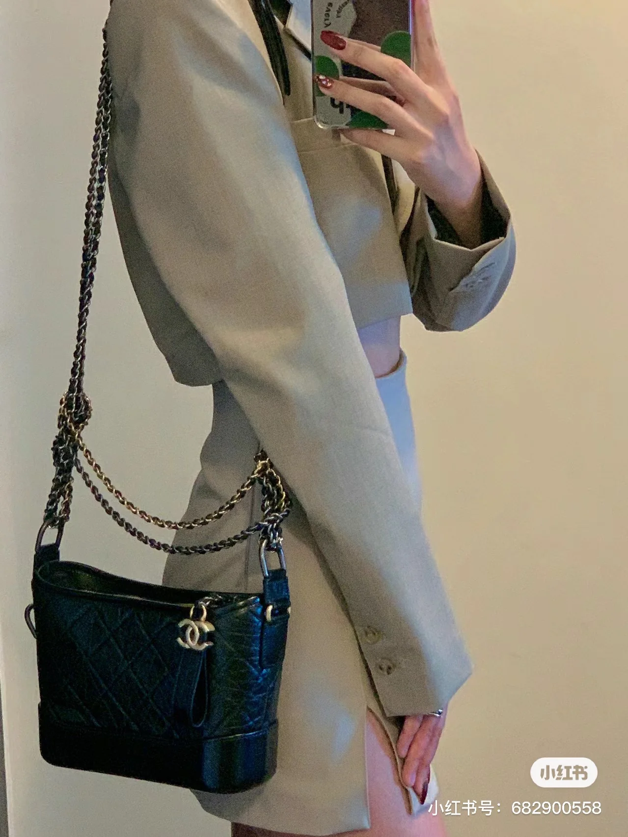 Маленькая сумка-хобо Chanel Garbielle - черная