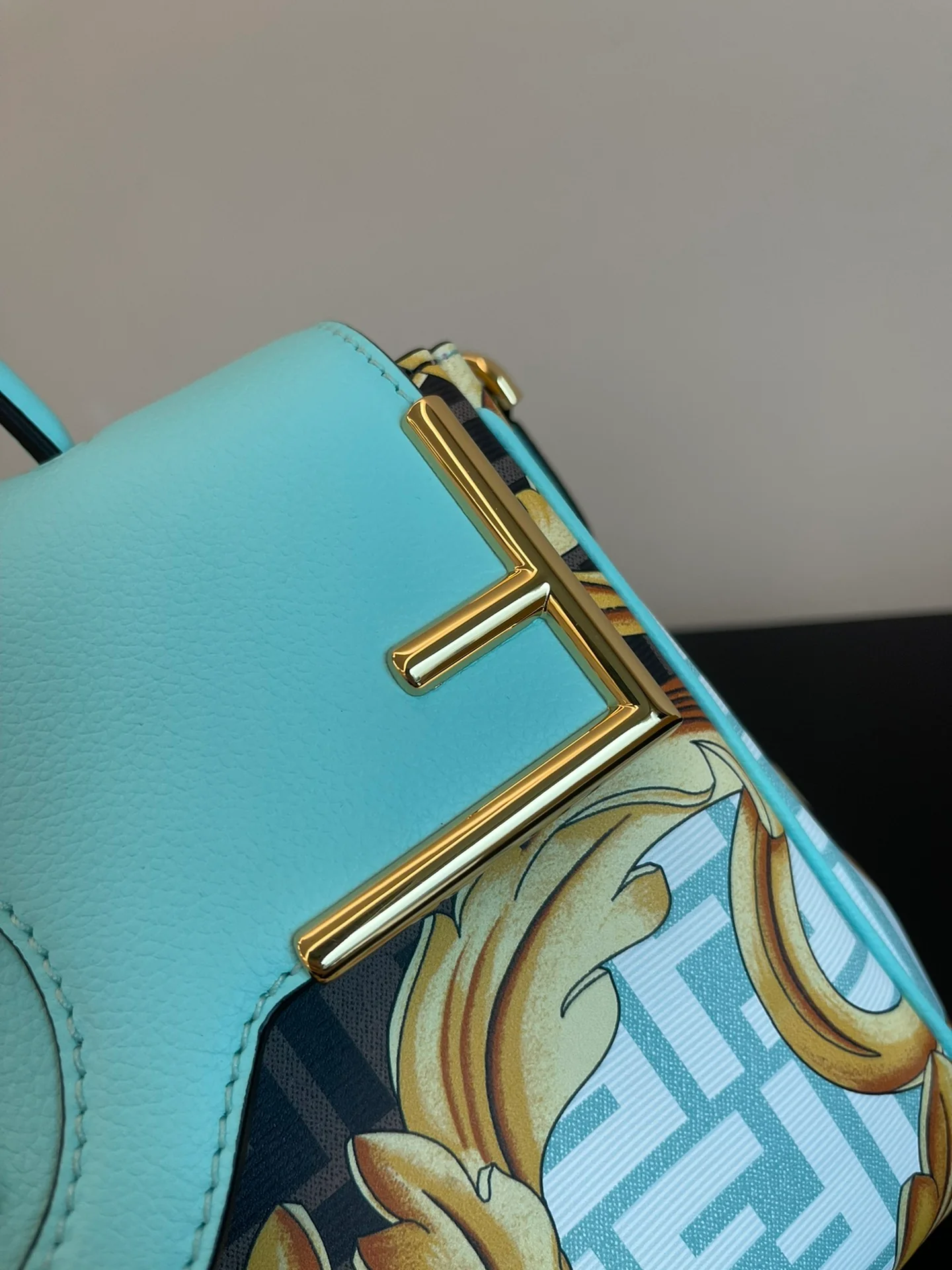 Сумка Fendi-endace - результат сотрудничества - синяя