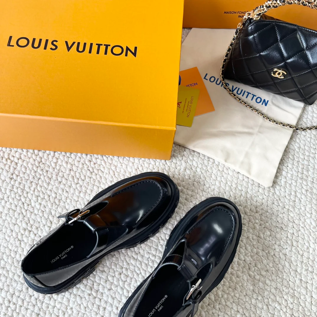 Лоферы на платформе LV-2024 - черные
