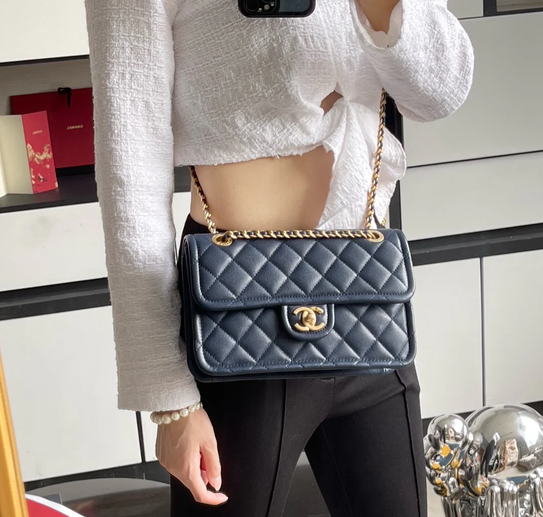 Булочка из тофу от Шанель