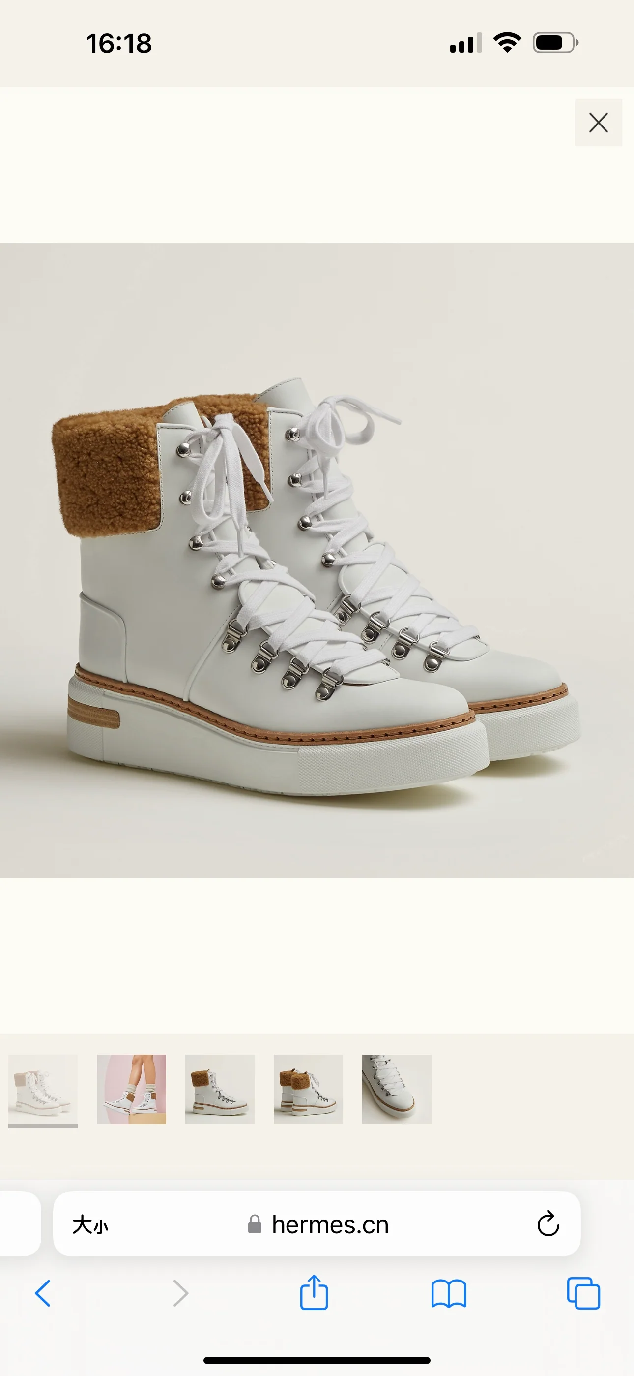 Новинка сезона осень/зима 2023 от Hermes - сандалии Chyprès с меховой отделкой - белые.