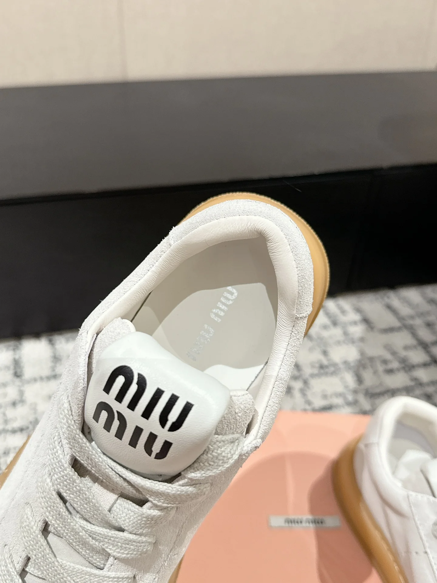 Повседневные туфли Miu Miu 2024 - белые