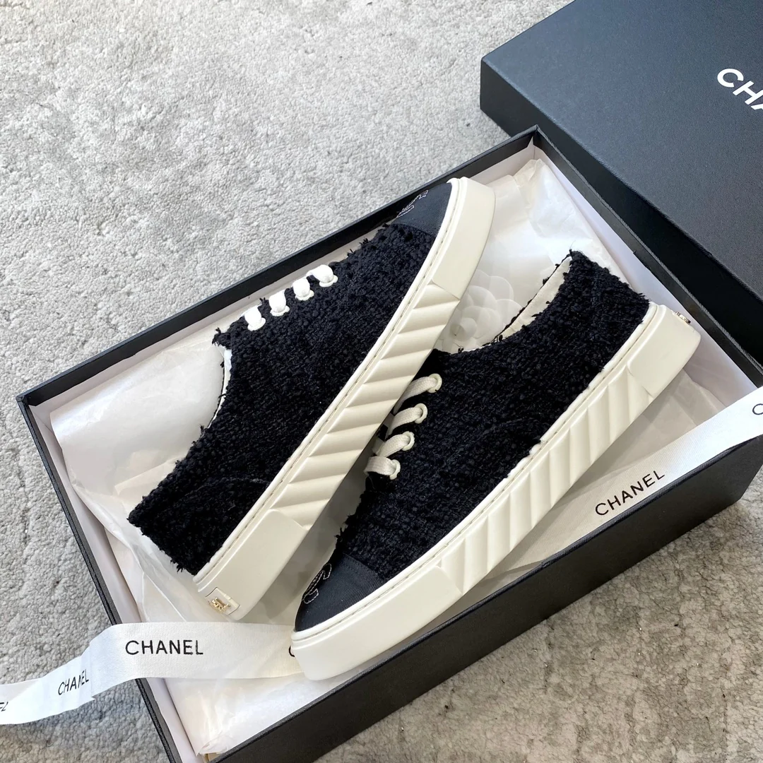 Новинка сезона весна/лето 2023 от Chanel - кеды в стиле 