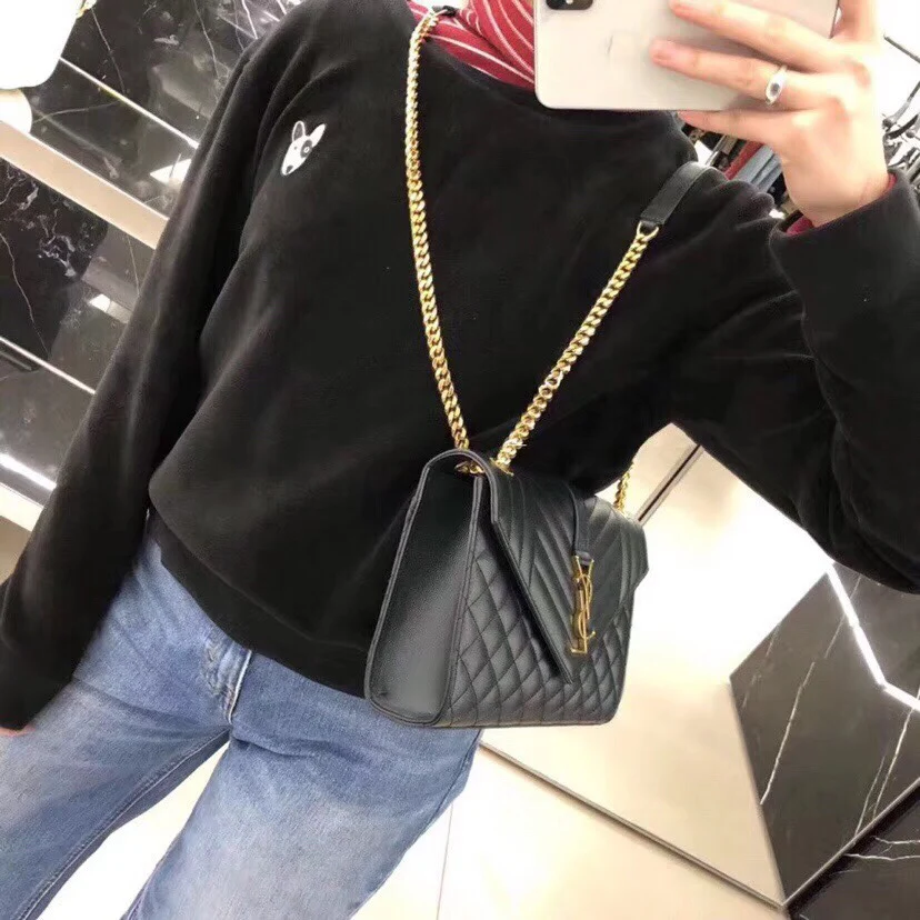 Стеганая сумка-конверт YSL Monogram Caviar V-образной формы - Средний размер - 3