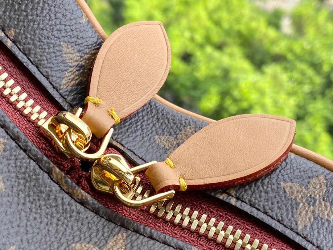 lv-m57456-cur-handbag material