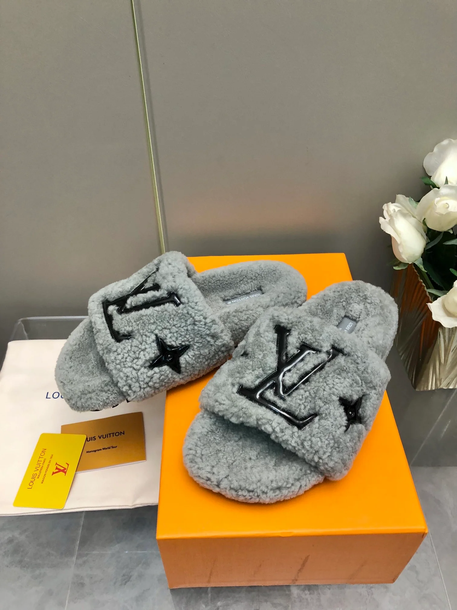 LV-2024 Шерстяные тапочки - Серые - 1