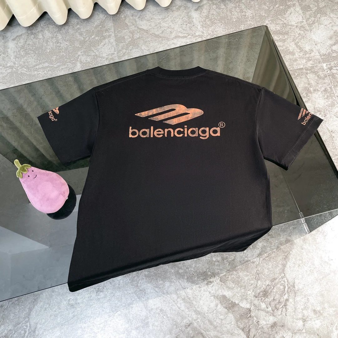 Balenciaga - 2404 - Новая футболка с круглым вырезом и принтом ?кофейное граффити? с логотипом Парижа.