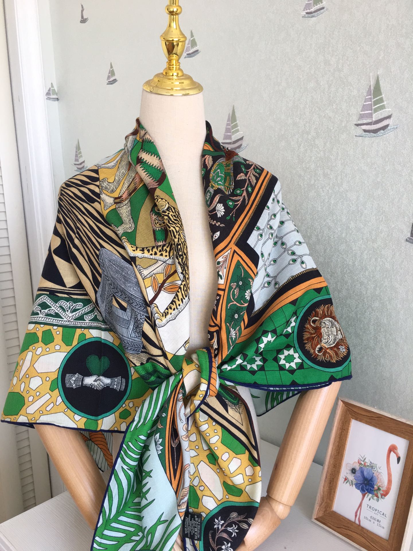 Двусторонний бархатный квадратный шарф Hermes 140