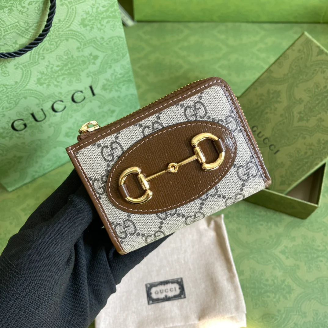 Gucci 新款拉链卡包
