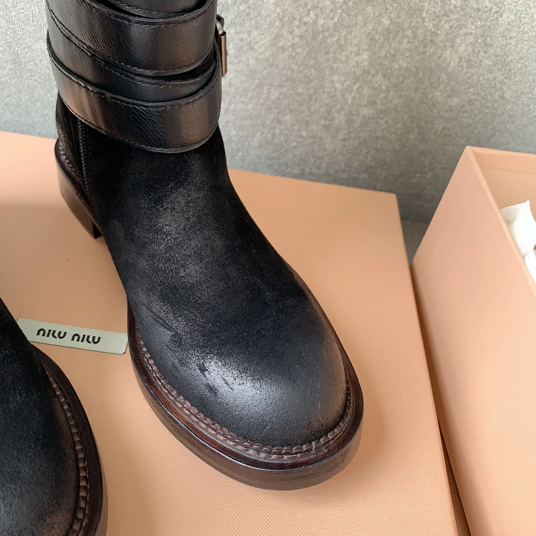 Новые мотоциклетные ботинки Miu Miu в стиле панк, 2023 год - черные.
