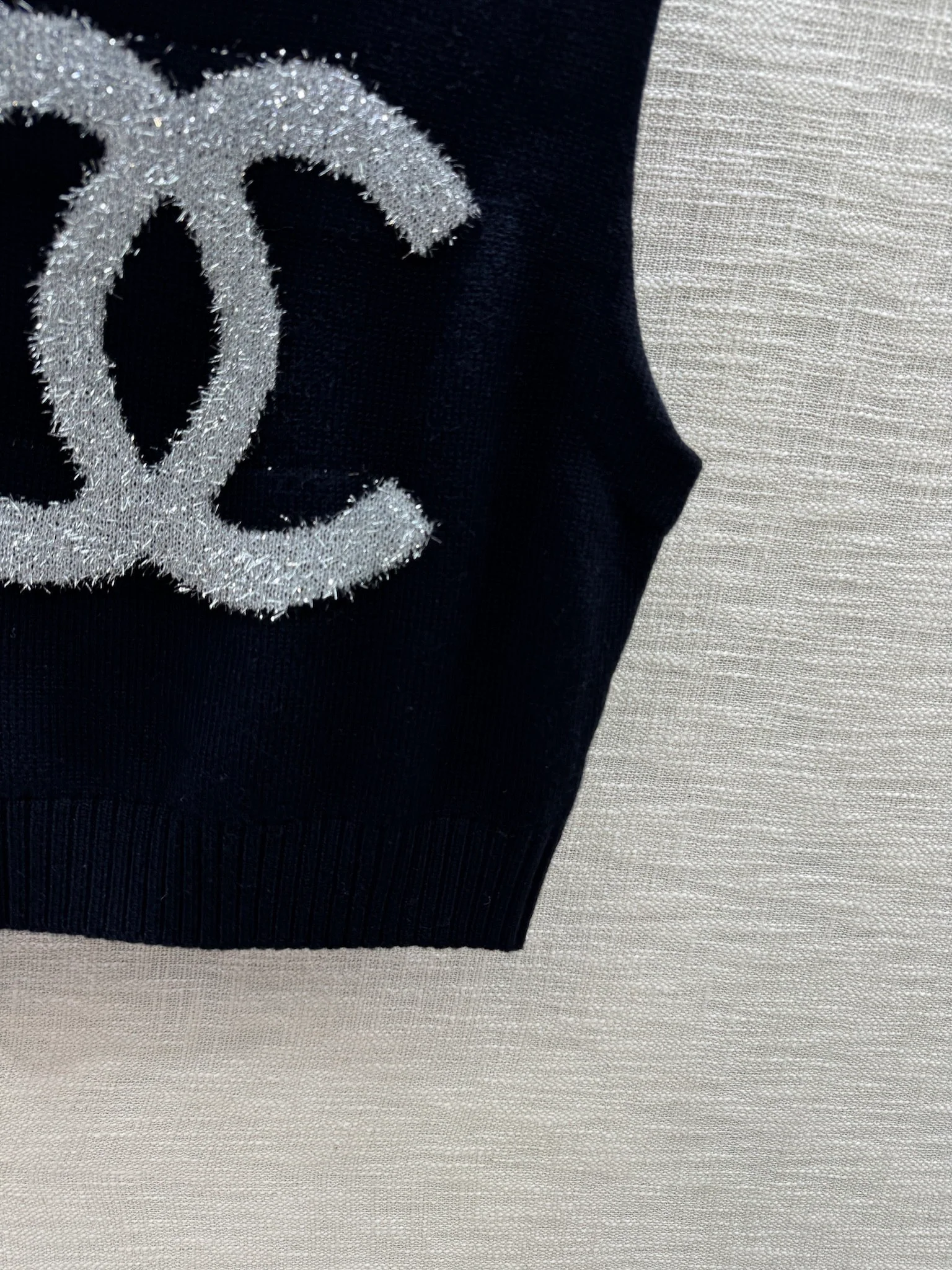 Вязаный жилет Chanel 2403 Double C - черный