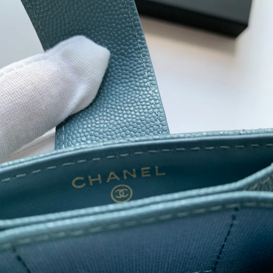 Chanel 多隔层风琴卡包