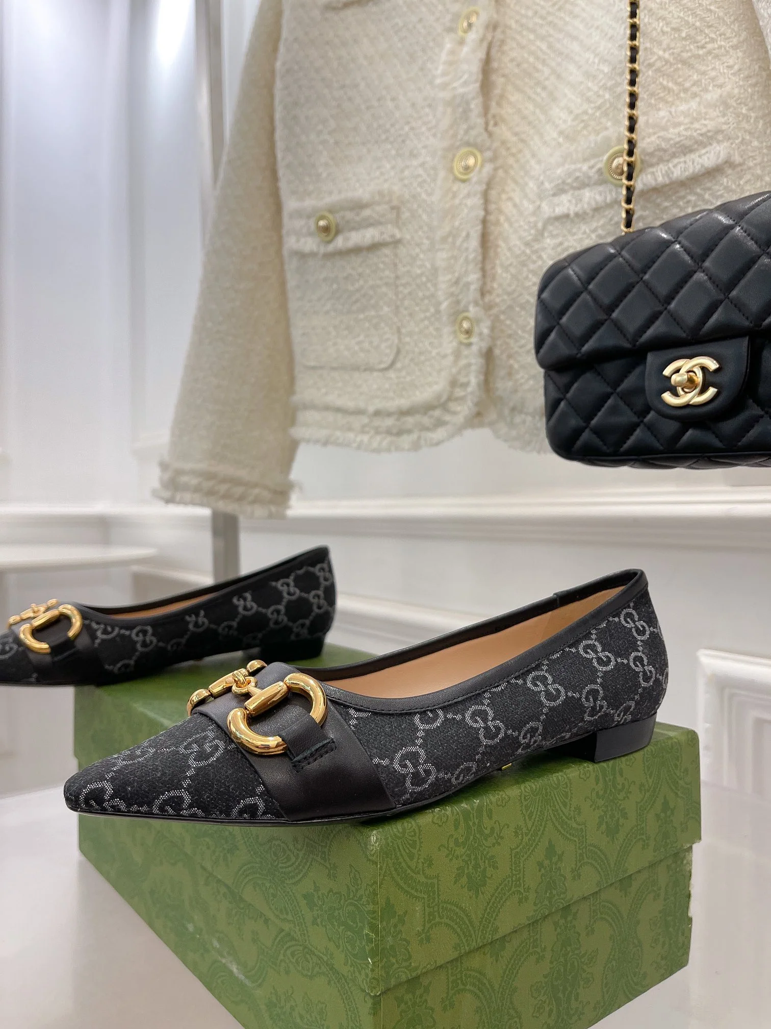 Gucci - Новые балетки с острым носком и монограммой