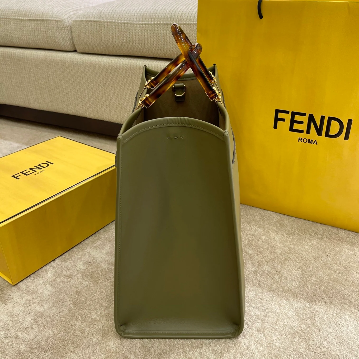 Сумка-тоут Fendi - зеленая