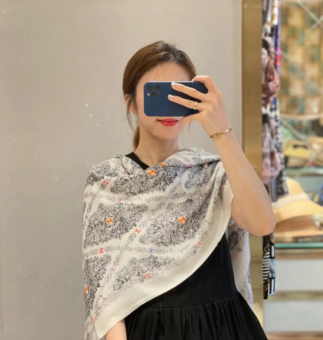 Кашемировый шарф Chanel - 110-200 см