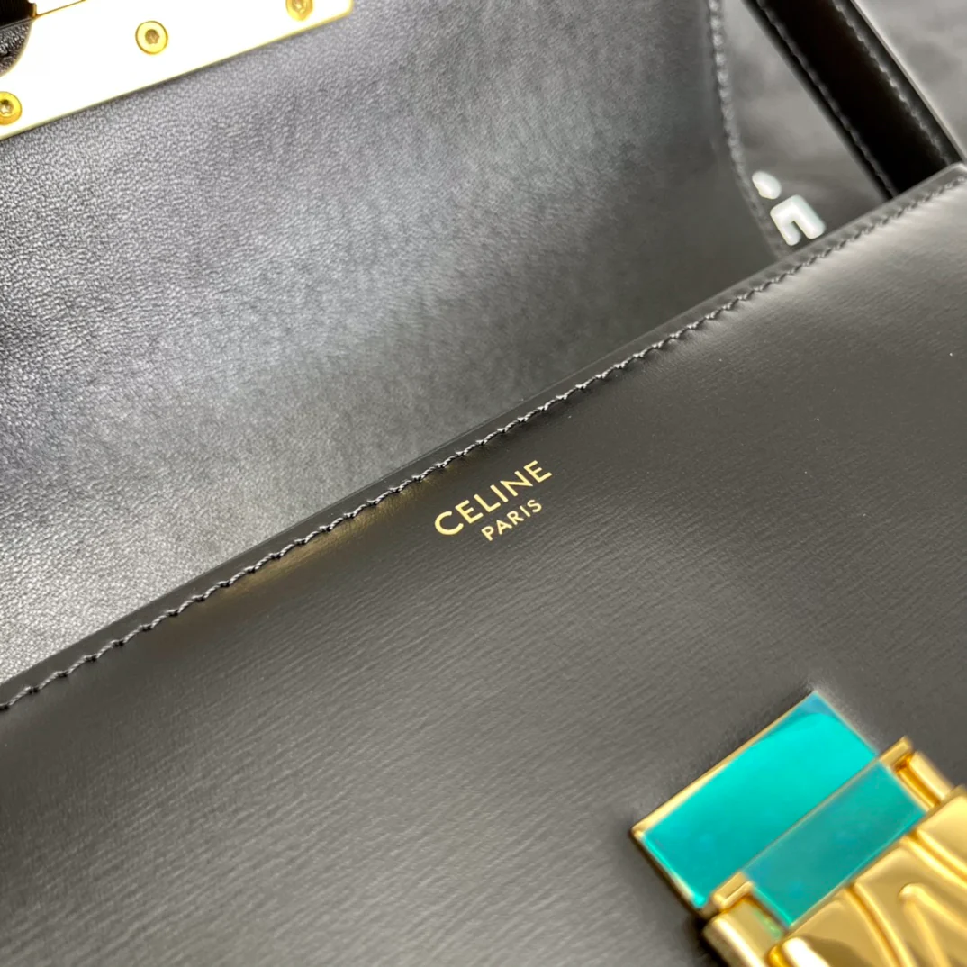 Кожаная сумка через плечо Celine Triomphe - черная