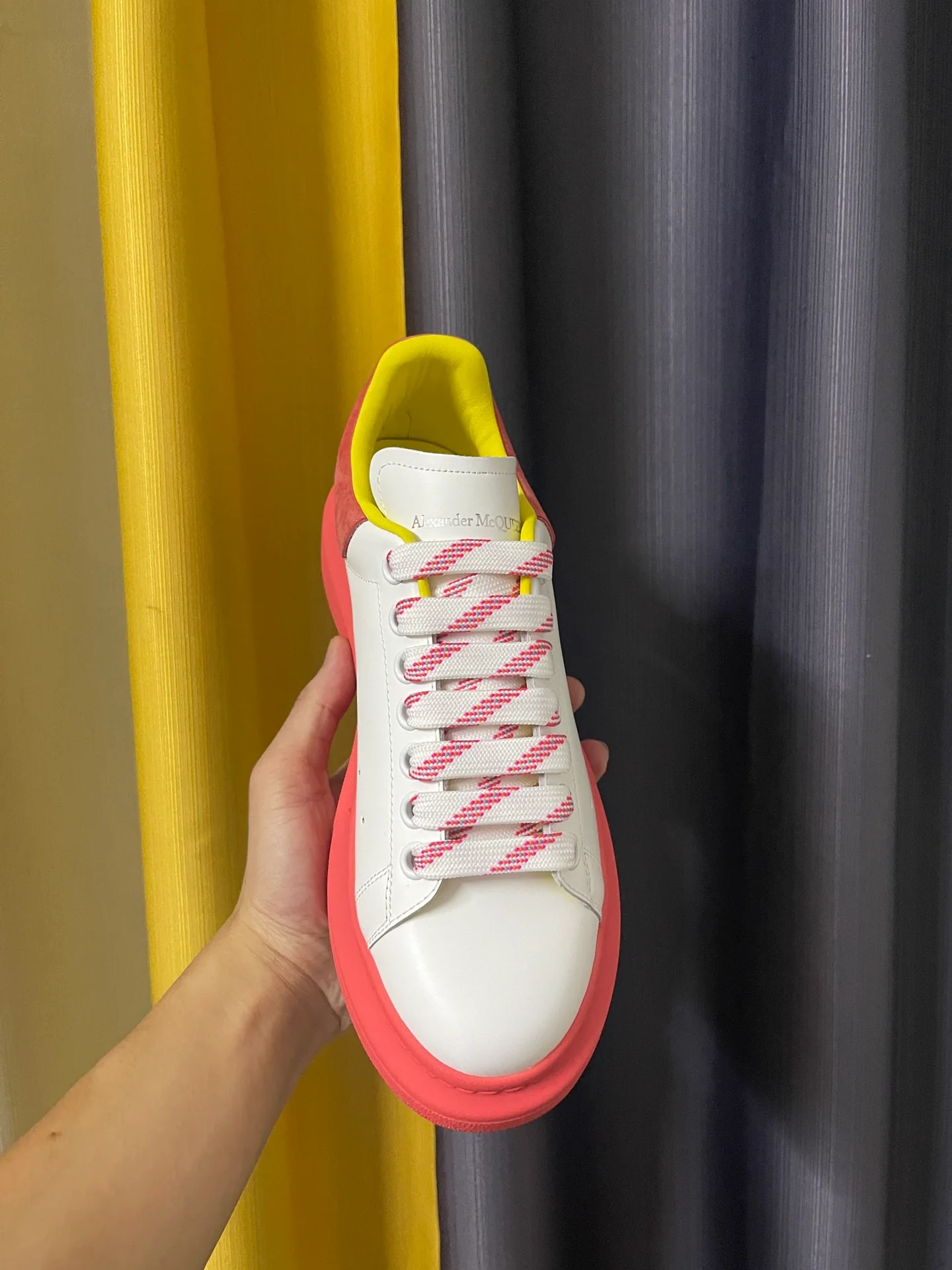 Классические белые кроссовки McQueen - унисекс - новая расцветка 