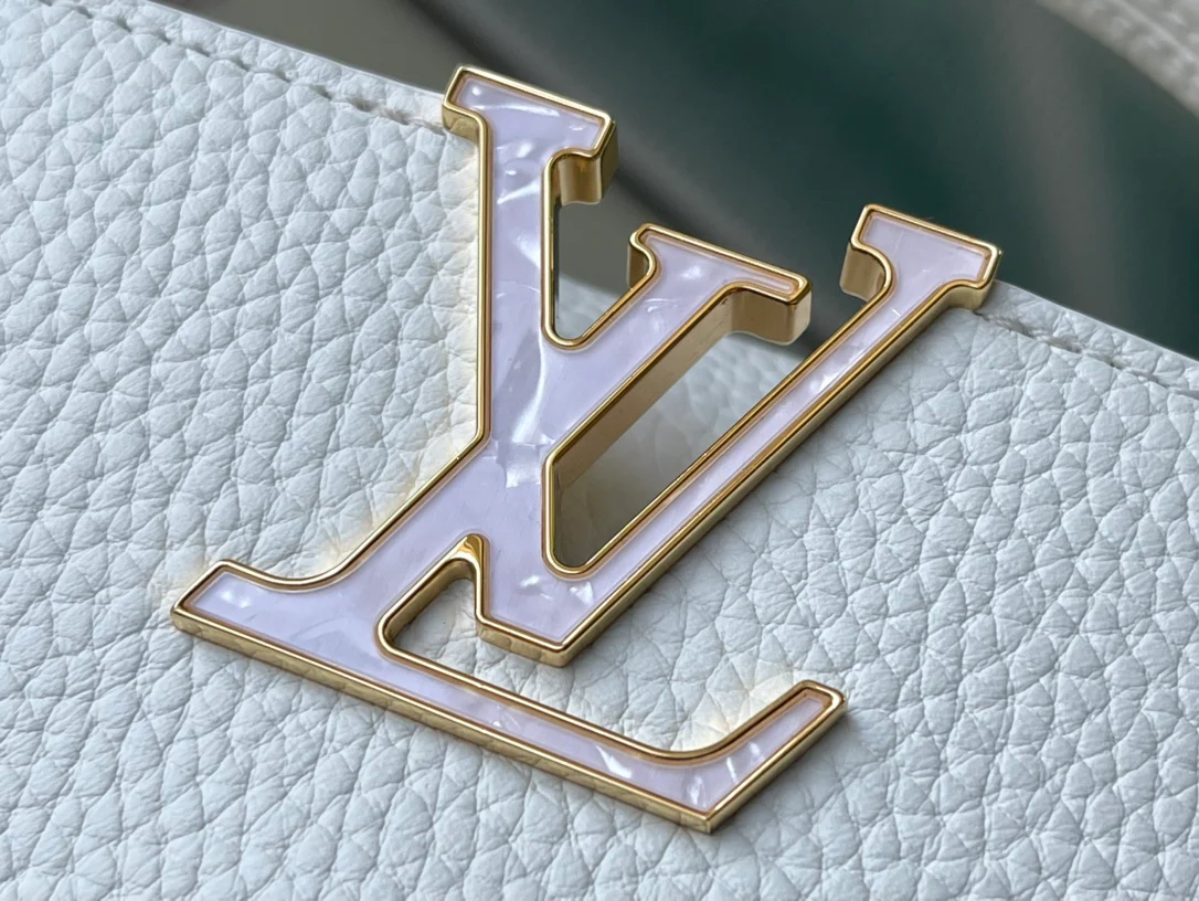 m22121-LV-Taurilon Leather-Capucines Handbag-White Wavy Bottom-Mini