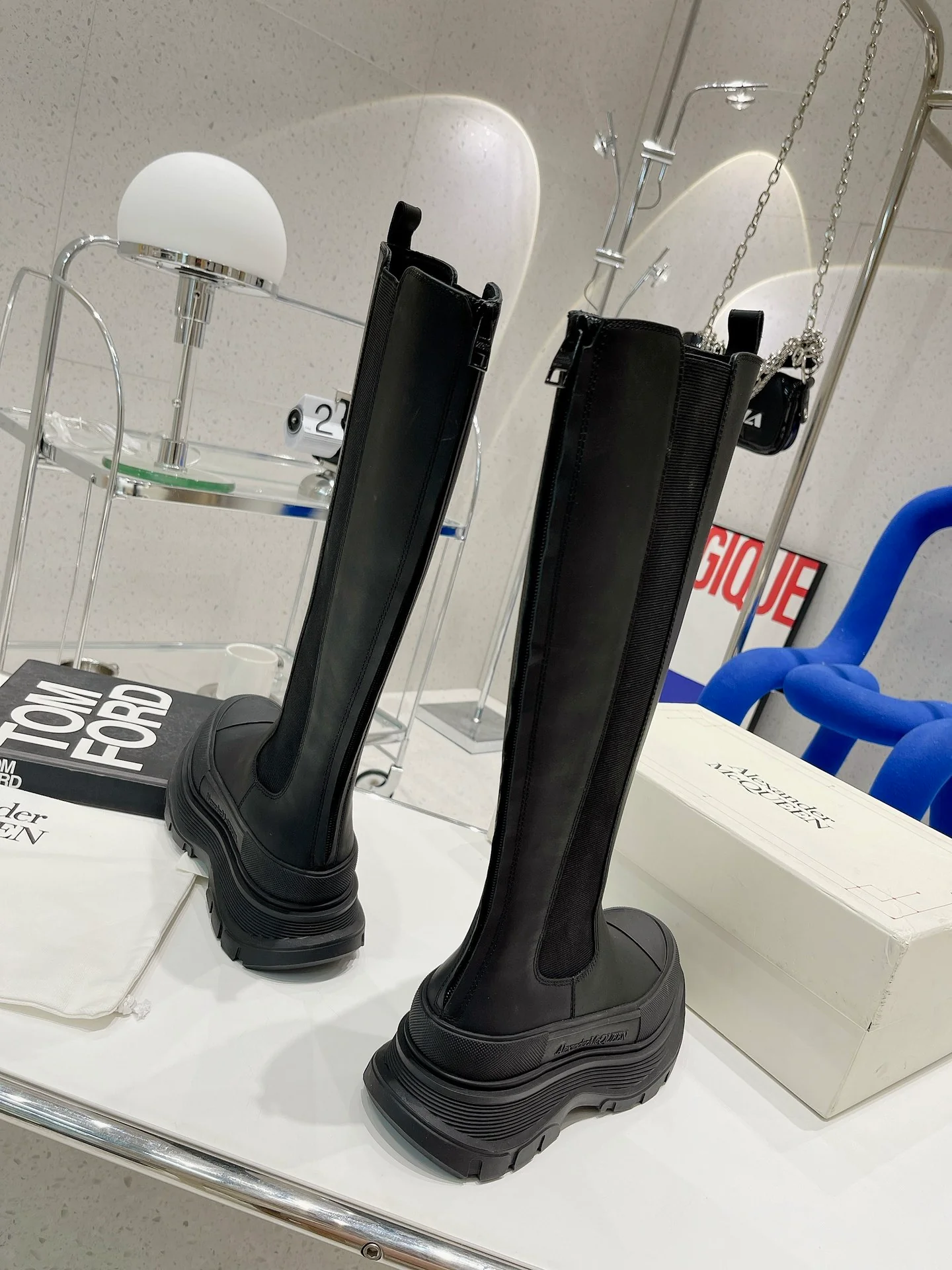 Коллекция McQueen 2022 года с подиума - Длинные сапоги - 2