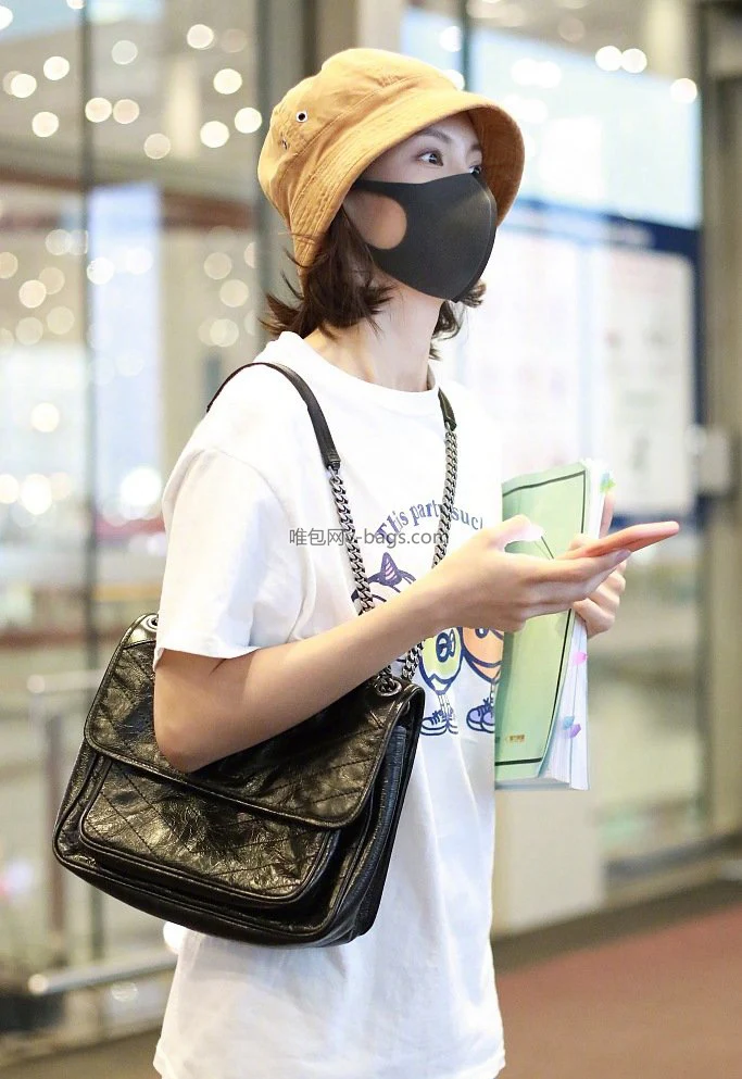 YSL Medium Niki Leather с черной пряжкой и D-образным кольцом - 1