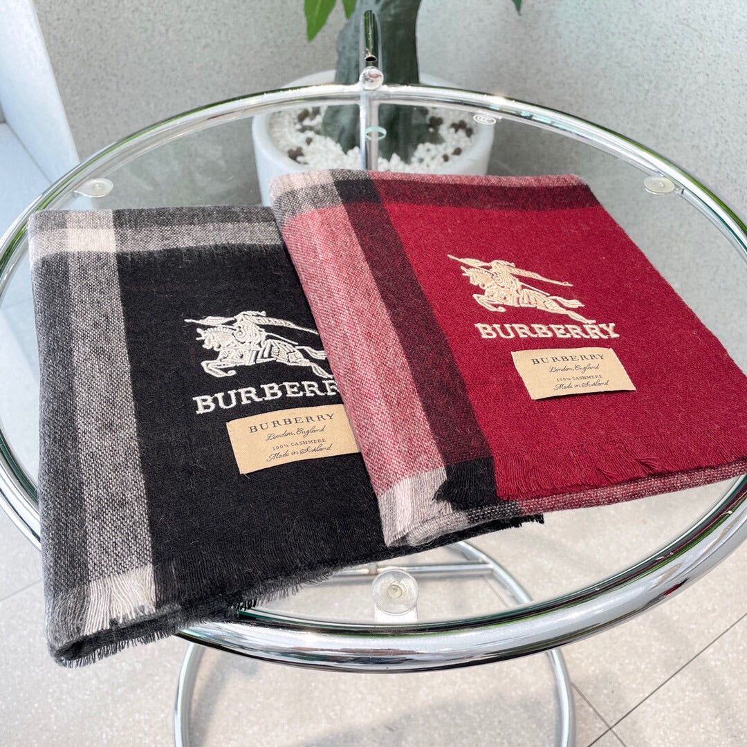 Классический кашемировый клетчатый шарф Burberry с узором 