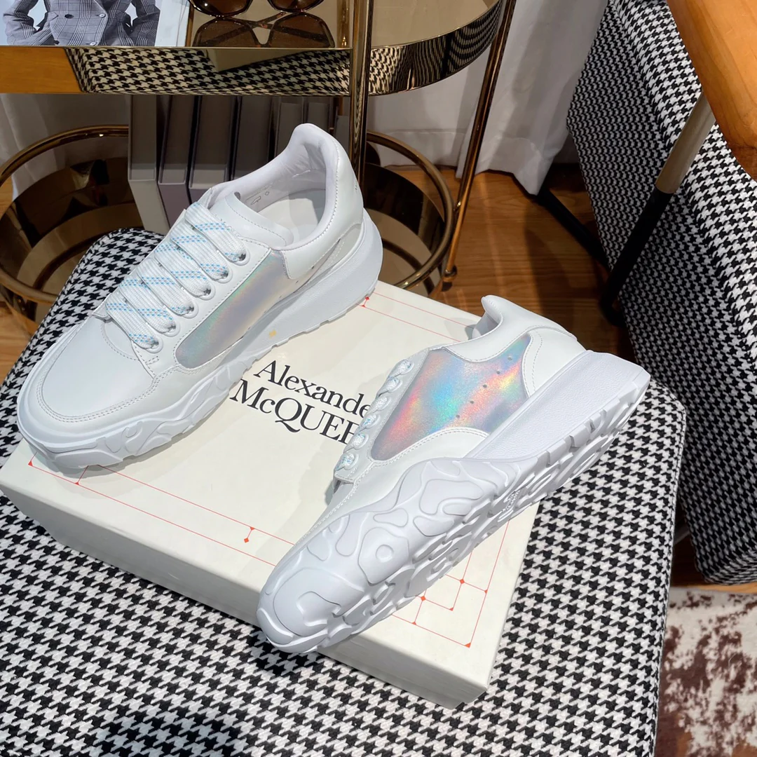 McQueen - Новые кроссовки - White Tail