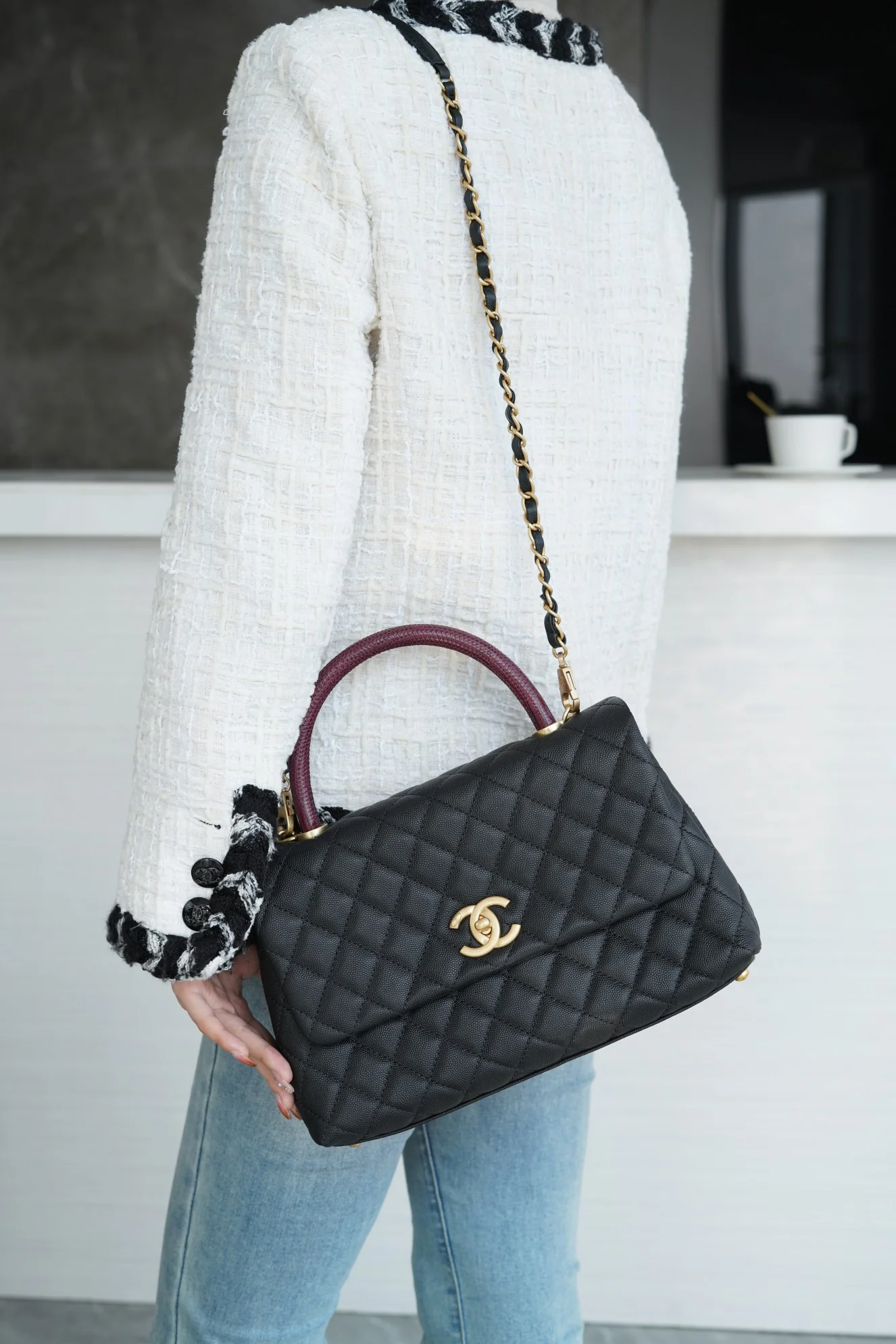 Сумка Chanel Handle 28 - с ручкой из кожи ящерицы - большая, черная