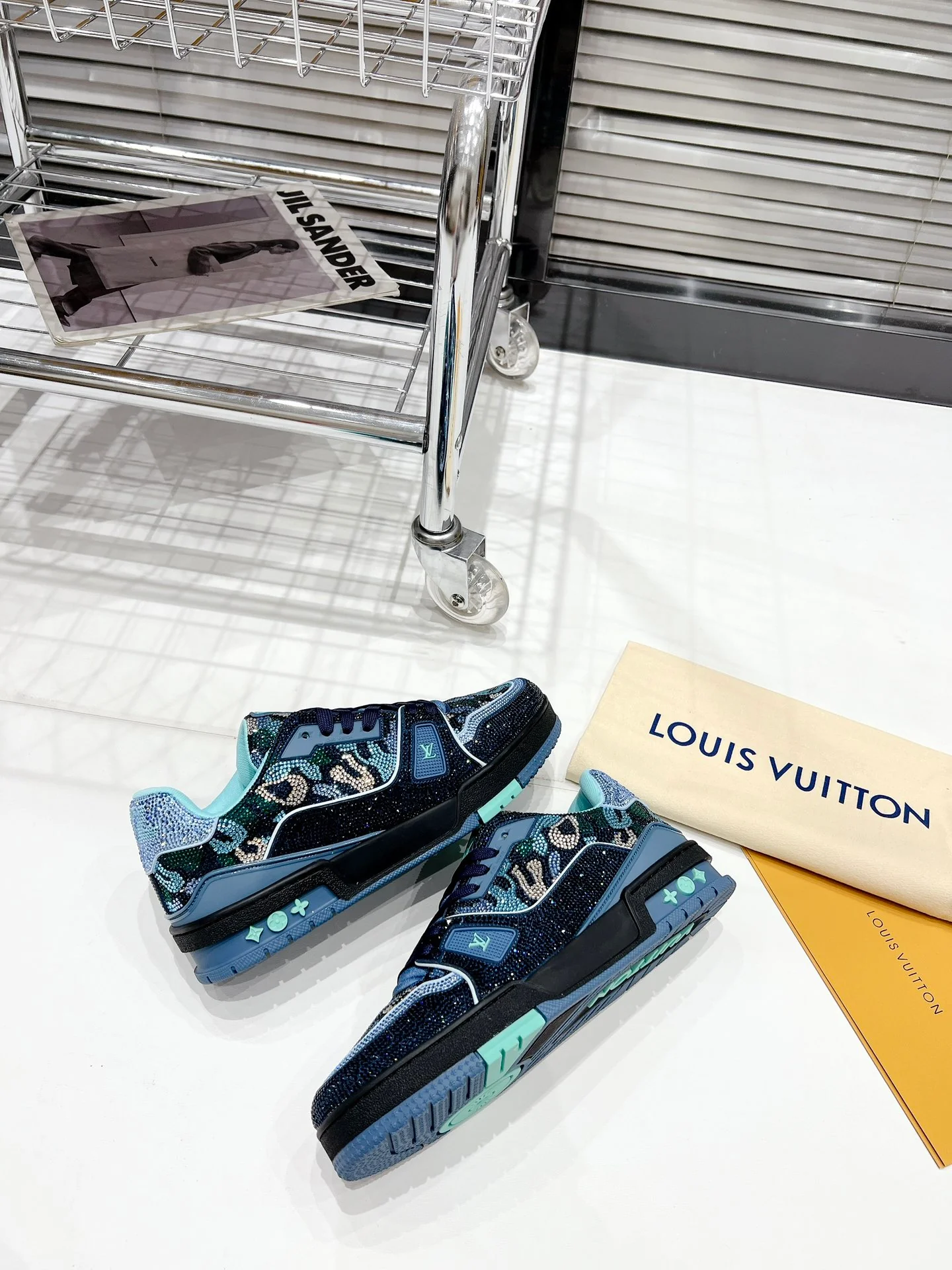 Кроссовки LV Trainer - Скейтбордистские кроссовки - Глянцевые с синим узором - Унисекс