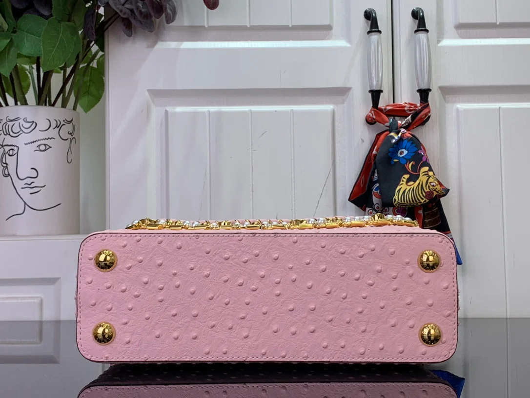 LV Capucines BB - Сумка из коровьей кожи с жемчужной цепочкой - Розовая