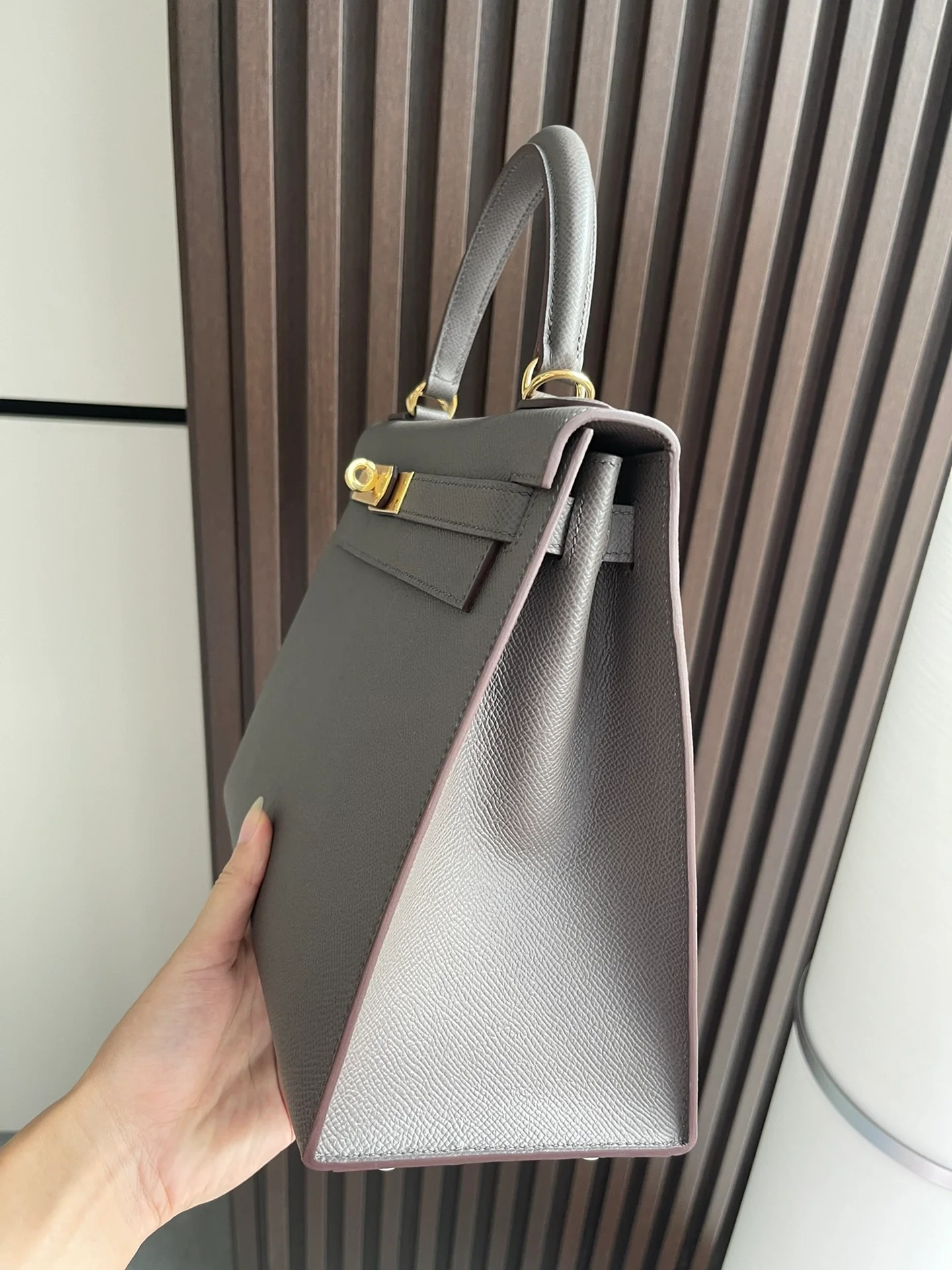 Hermes-kelly-28-epsom-outer seam-8f tin ash-gold buckle