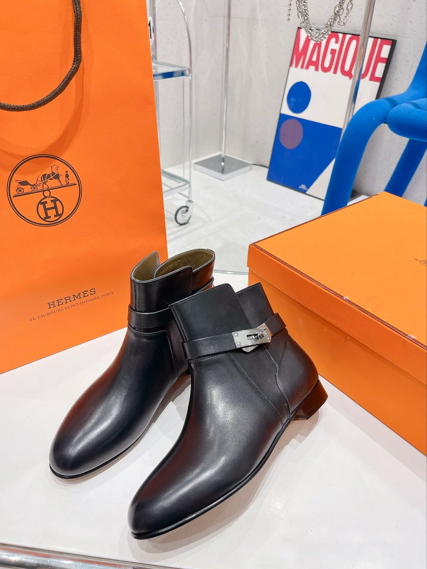 Новинка сезона осень/зима 2022 от Hermes - Ботильоны Kelly с пряжкой - 1