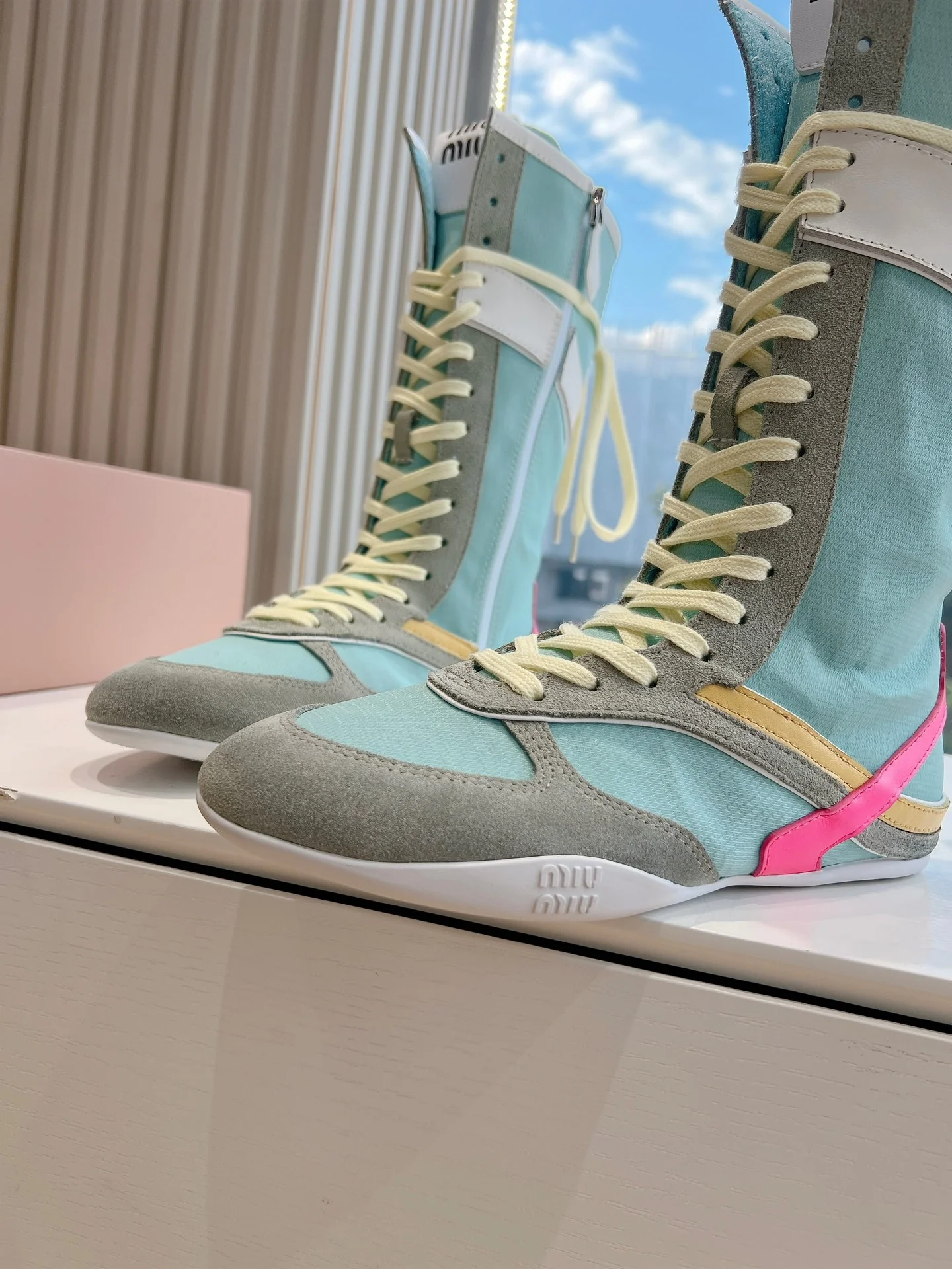 Ботинки для верховой езды Miu Miu 2025 - серые