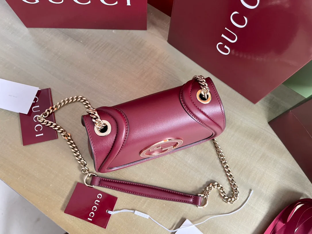 Ремешок на плечо Gucci 2025 из кожи с золотой цепочкой - красный